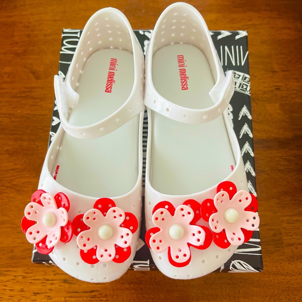 BNIB Mini Melissa Furadinha Pretty in White Sandal jelly size 12 toddler/girls.